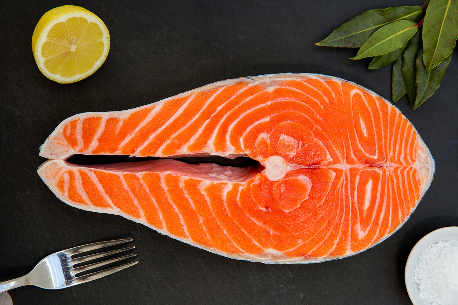 Salmone di Ora King intero, eviscerato e congelato