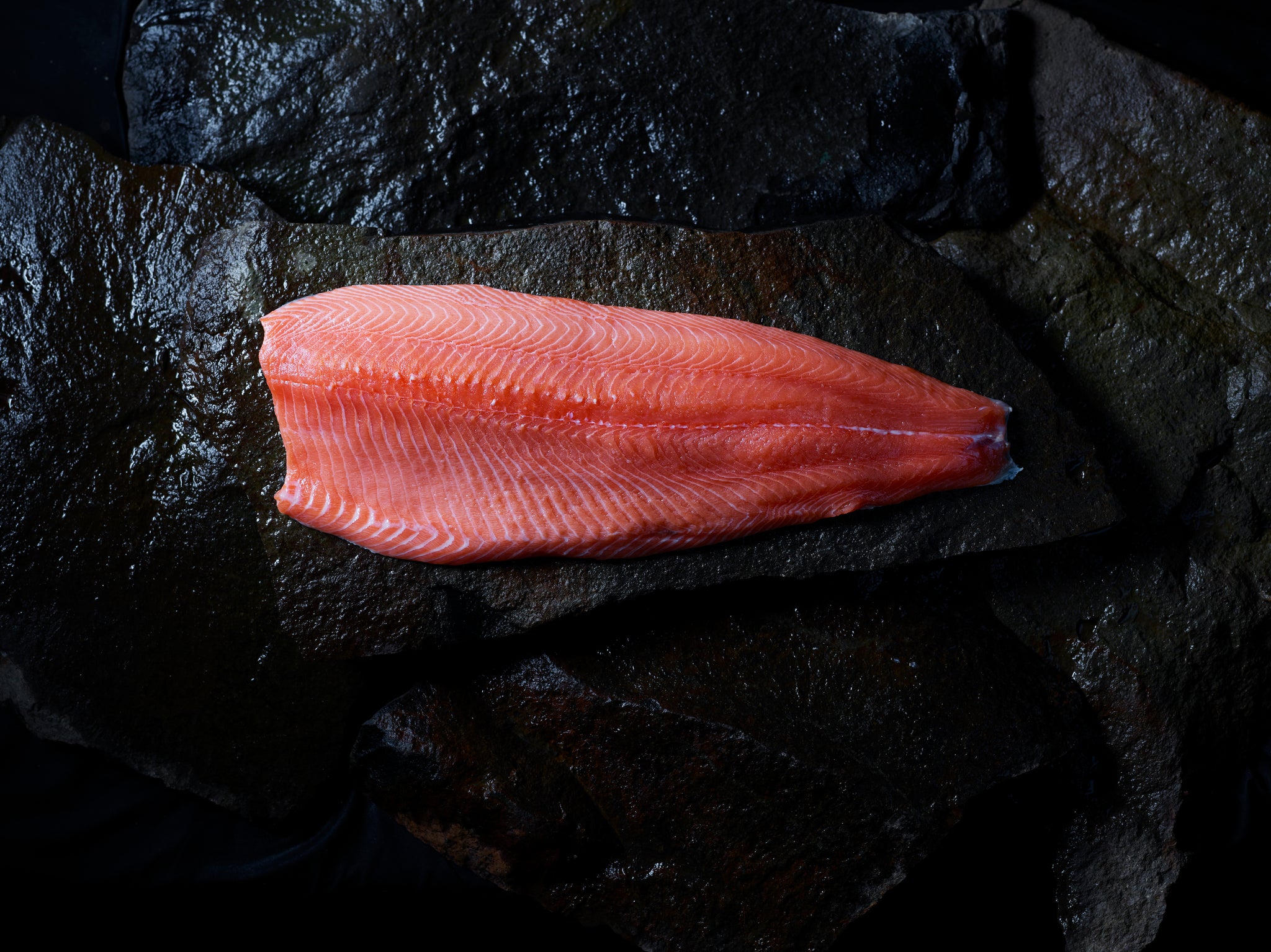 Filetto di salmone Isole Faroe, taglio Trim B, congelato da 1,4-1,8kg