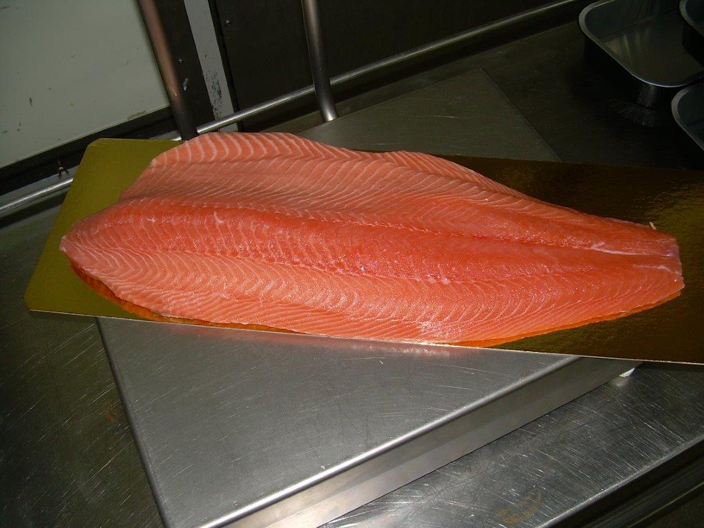 Filetto di salmone norvegese, taglio Trim E, congelato da 1,0-1,4kg